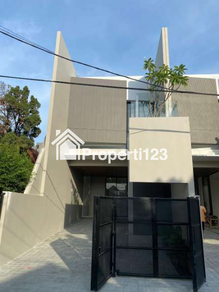 Rumah Baru Gress Lokasi Strategis di Manyar Tirtoasri Surabaya - 9