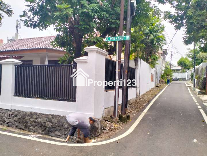 Dijual rumah di kawasan yang tenang dan berkembang dengan harga yang menarik untuk tanah dan bangunan yang luas di seputaran Kalibata. - 2