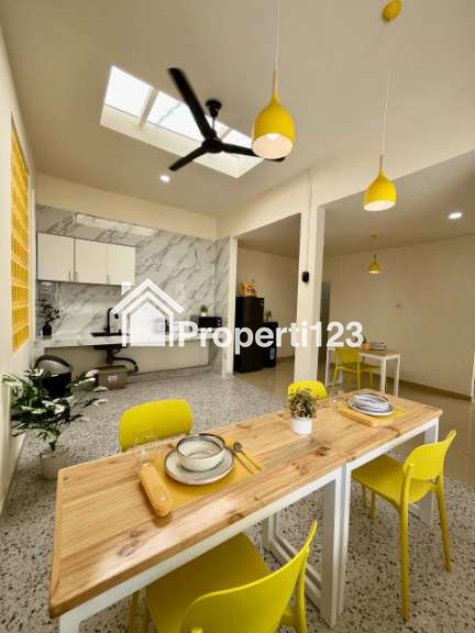 Rumah Kost Modern 27 Kamar dekat Kiic Telukjambe Timur Karawang - 3