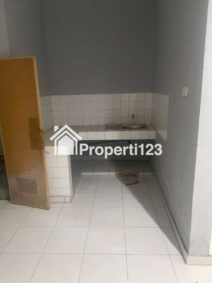 Di Jual Ruko murah Wilayah Jakarta Timur Bangunan Baru di renovasi 2 tahun lalu. SIAP HUNI. - 6