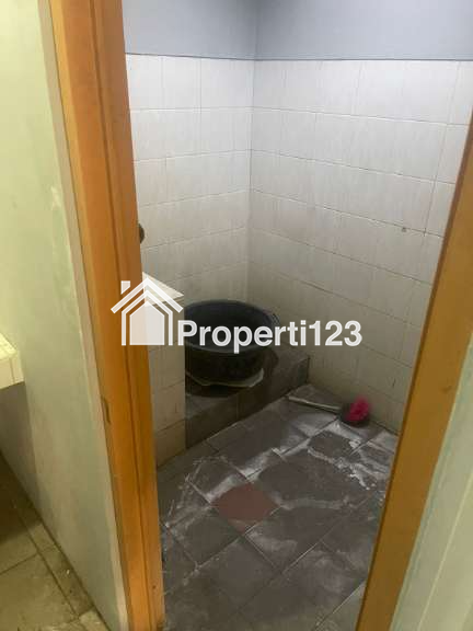 Di Jual Ruko murah Wilayah Jakarta Timur Bangunan Baru di renovasi 2 tahun lalu. SIAP HUNI. - 7