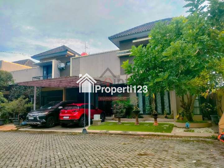 Rumah Mewah Siap Huni dalam Perumahan Cluster Elite dekat Kampus Negeri Ternama di Solo - 3