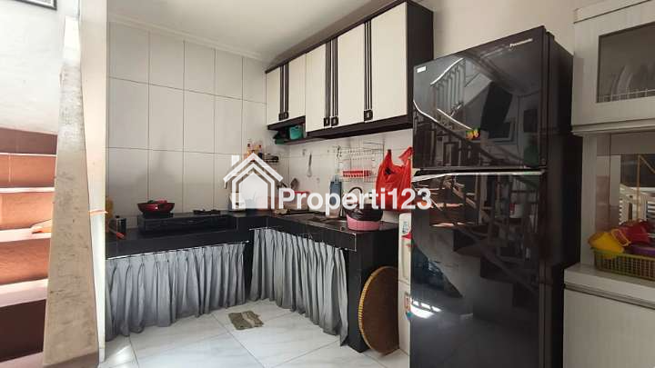 Rumah Siap Huni 3 Kamar Tidur Harapan Indah 1 Bekasi - 6