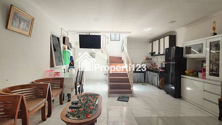 Rumah Siap Huni 3 Kamar Tidur Harapan Indah 1 Bekasi - 5