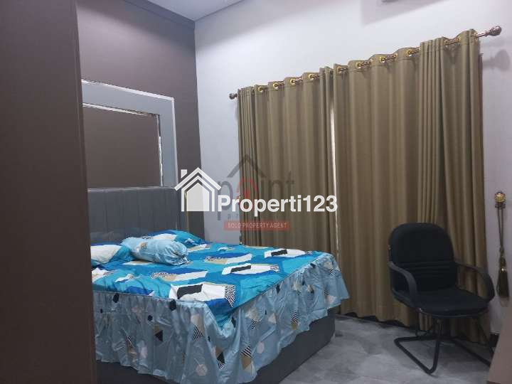Rumah Mewah Modern 2 Lantai Full Furnished dalam Perumahan Cluster Elite Solo Baru - 10