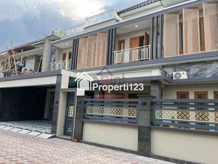Rumah Mewah Modern 2 Lantai Full Furnished dalam Perumahan Cluster Elite Solo Baru - 2