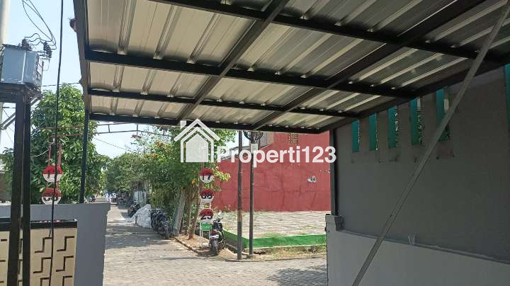 Rumah baru selesai FULL RENOVASI depan taman bermain dan pos gate cluster - 2