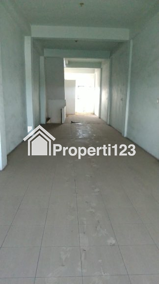 Disewakan 3 ruko gandeng cocok untuk bisnis apapun - 3