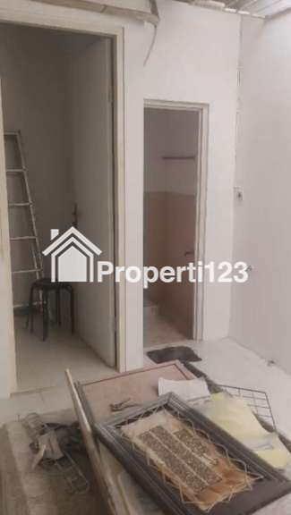 Dijual Rumah Murah Semi Furnished Full Renov di Perumahan Sukolilo Dian Regency Keputih Surabaya - 2