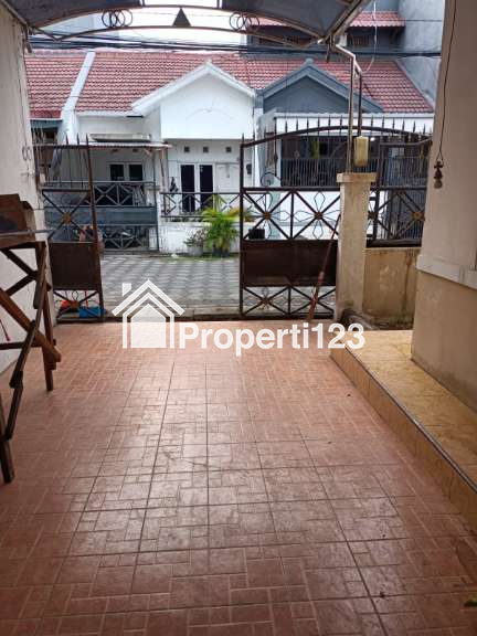 Dijual Rumah Semi Furnished di Jalan Lebak Rejo Surabaya Utara - 2