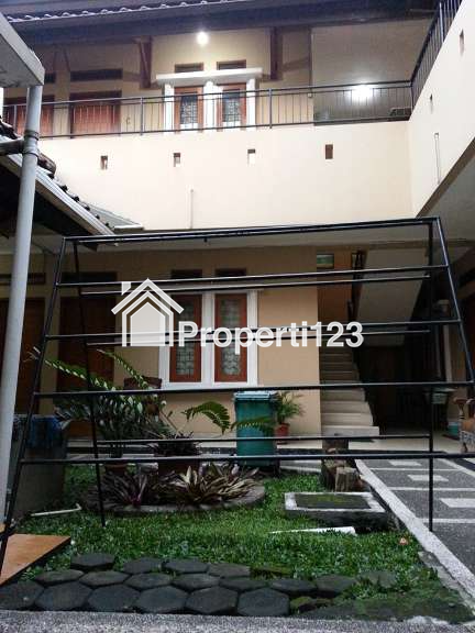 RUMAH DAN KOST EKSLUSIF 14 KAMAR PENUH TERISI  DI KAWASAN PERKANTORAN JL. BKR BANDUNG - 4