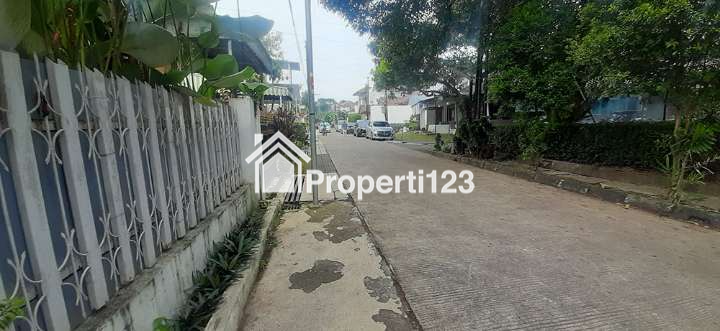 RUMAH 2 LANTAI UNTUK KANTOR ATAU TEMPAT KURSUS SAYAP JL. RIAU MARTADINATA BANDUNG - 11