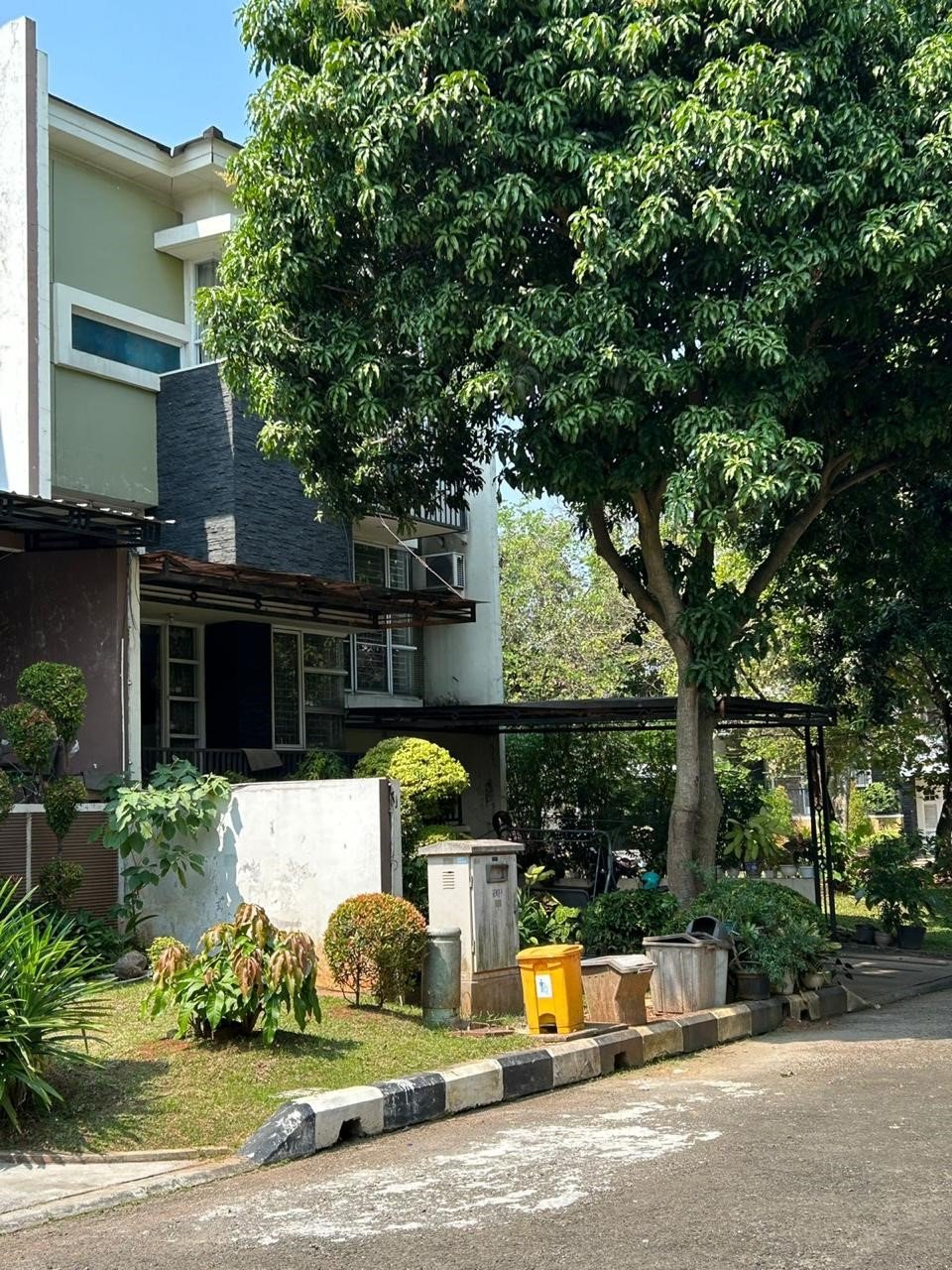 Rumah Besar Cluster East Esplanade Grand Wisata Tambun Selatan Bekasi - 8