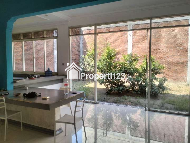 Dijual / Disewakan Rumah Kantor Lokasi Strategis di Raya Gayungsari Surabaya Selatan - 5