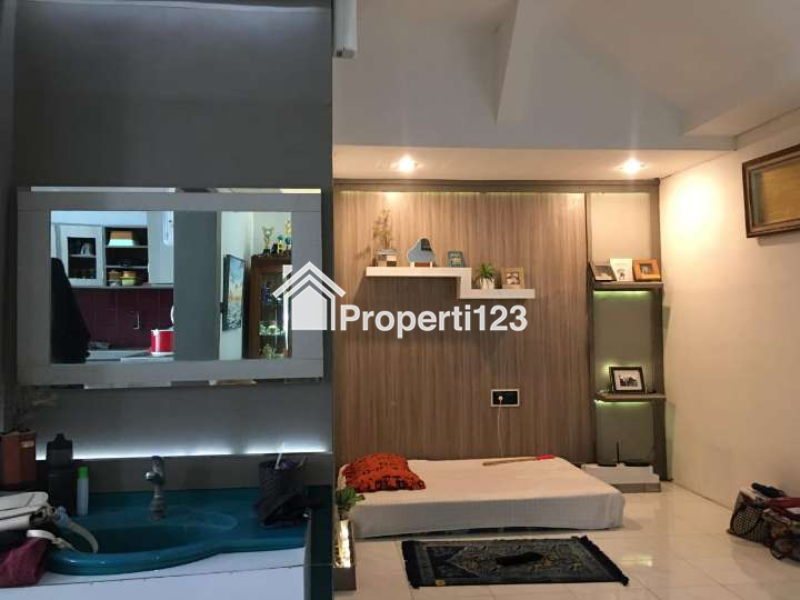 SIAP HUNI BARU RENOVASI Rumah Wisma Tengger Surabaya Barat - 4