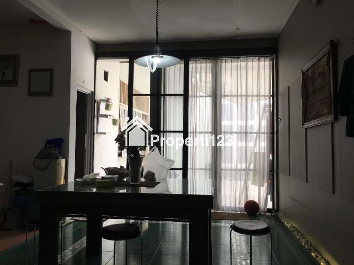 SIAP HUNI BARU RENOVASI Rumah Wisma Tengger Surabaya Barat - 5