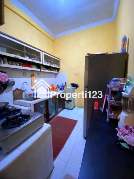 Jual Kost aktif 2 lantai Dekat Ramayana Mall di Sobo Banyuwangi kota - 10