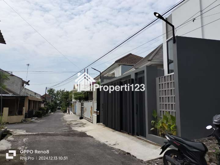 Jual Rumah Mewah dalam perumahan dekat UII jalan Kaliurang Yogyakarta - 2