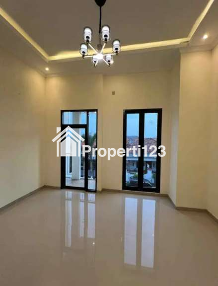 Rumah Baru Minimalis Modern di Komplek Ketintang Madya Surabaya Selatan - 7