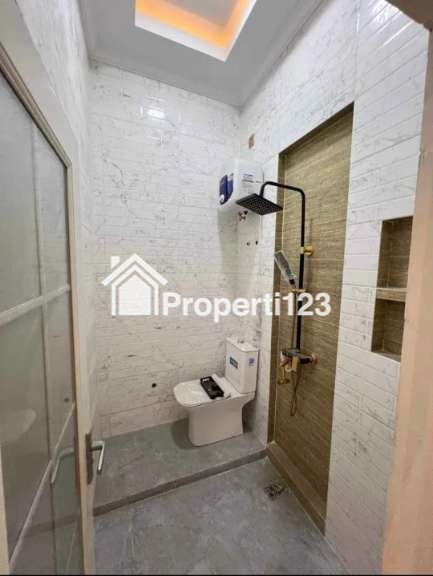 Rumah Baru Minimalis Modern di Komplek Ketintang Madya Surabaya Selatan - 6