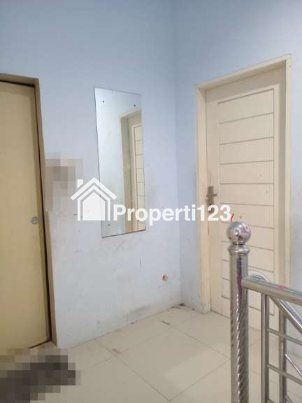 DIJUAL RUMAH 2 LANTAI, BEBAS BANJIR, LOKASI MEDAN JOHOR - 18