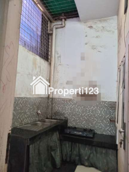 DIJUAL RUMAH 2 LANTAI, BEBAS BANJIR, LOKASI MEDAN JOHOR - 11