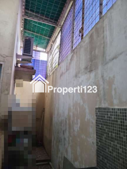 DIJUAL RUMAH 2 LANTAI, BEBAS BANJIR, LOKASI MEDAN JOHOR - 12