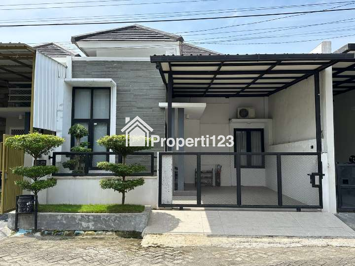 Rumah Modern San Cefila Residence Jember - lokasi strategis lingkungan nyaman Dan aman - 1