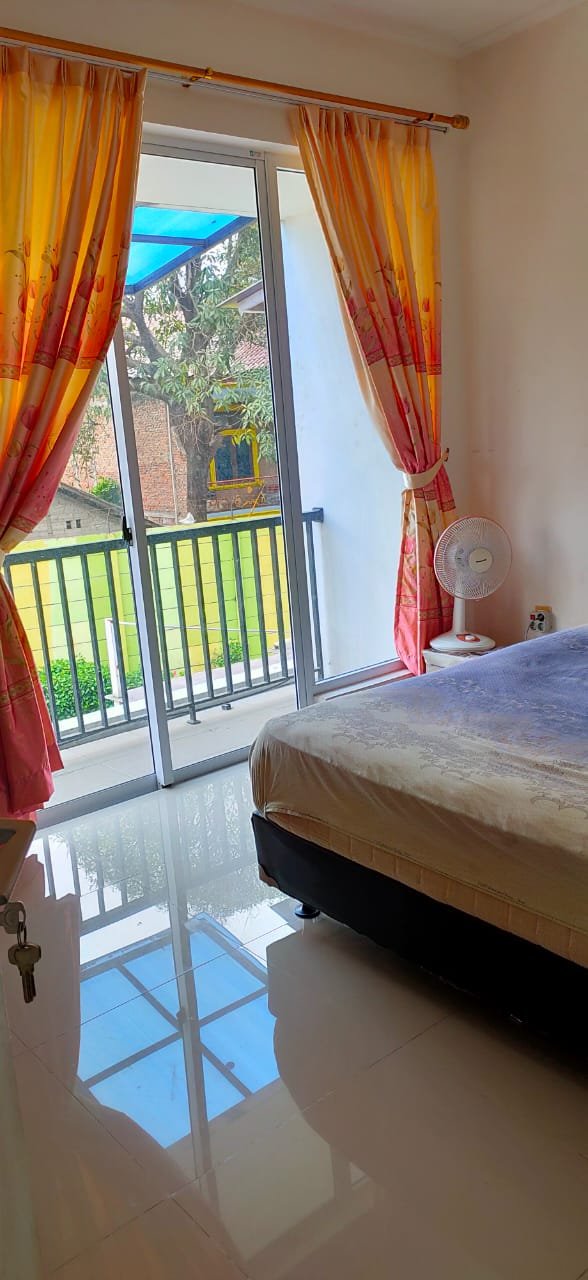 Dijual Cepat Rumah Cash or Over kredit Berlokasi Strategis di Grand Galaxy City Bekasi - 5
