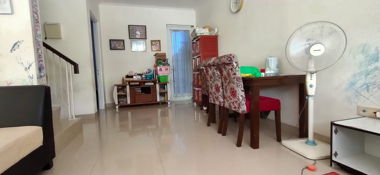 Dijual Cepat Rumah Cash or Over kredit Berlokasi Strategis di Grand Galaxy City Bekasi - 9