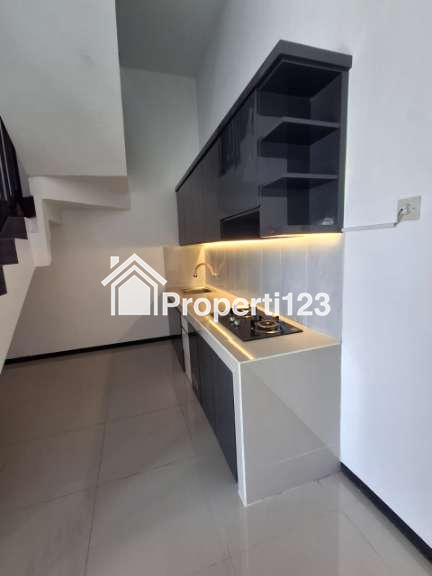 RUMAH MODERN 2 LANTAI DEKAT KAMPUS BINUS - 4
