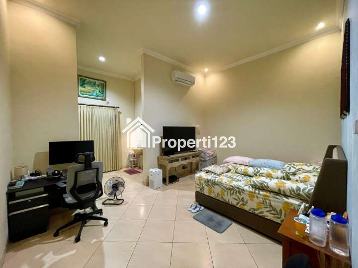 DIJUAL CEPAT BANGUNAN KOMERSIL (RUKO 3LT) - 14