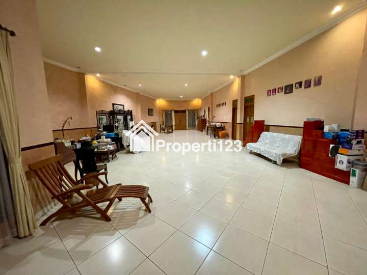 DIJUAL CEPAT BANGUNAN KOMERSIL (RUKO 3LT) - 12