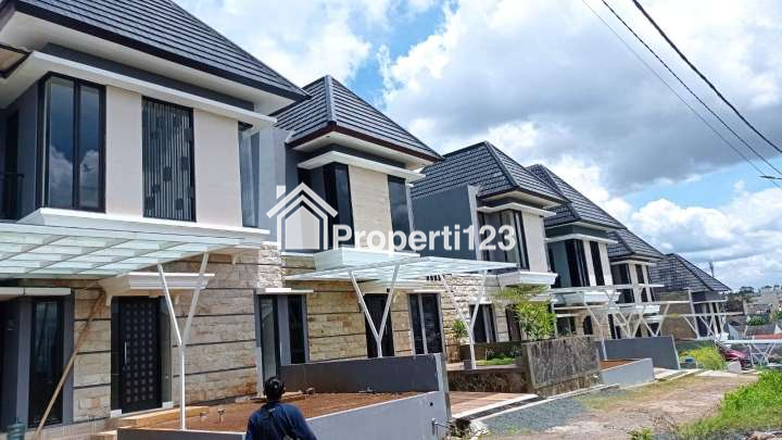 Royal Orchid Villa Cimahi - 2