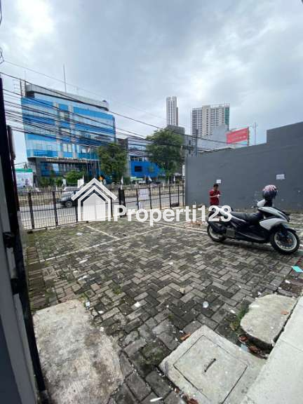 LOKASI SANGAT STRATEGIS 2 RUKO GANDENG - 2
