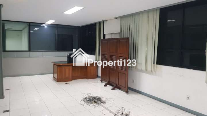 Di jual kantor dan workshop lokasi Rawamangun - 2