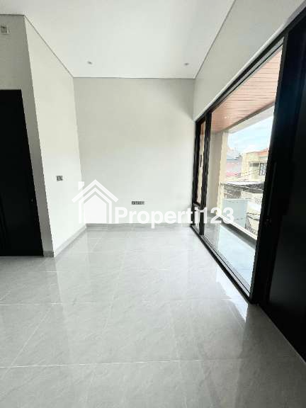 Rumah baru siap huni di Griyaloka BSD - 8