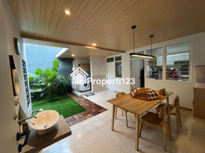 Rumah Ciamik Smart Home Semi Furnished Lokasi Perumnas Gayungan Surabaya Selatan - 9