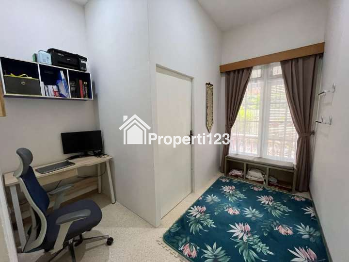 Rumah Ciamik Smart Home Semi Furnished Lokasi Perumnas Gayungan Surabaya Selatan - 6