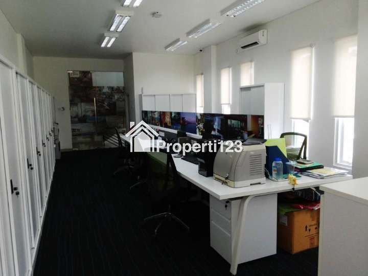 Dijual Kantor/Rukan Premium Full-Furnished di Jagakarsa, Jakarta Selatan - 2