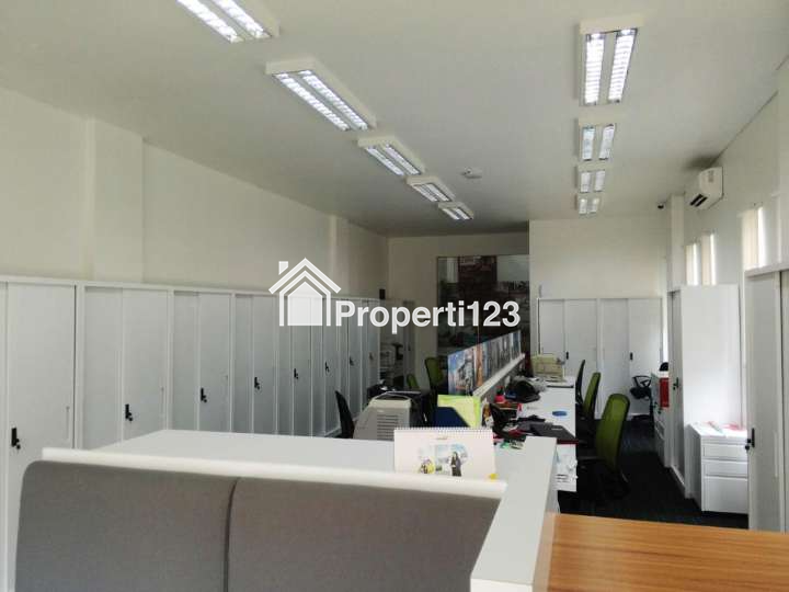 Dijual Kantor/Rukan Premium Full-Furnished di Jagakarsa, Jakarta Selatan - 5
