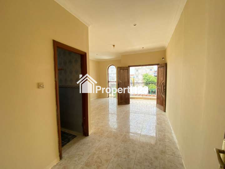 JUAL RUMAH TINGGAL EMPAT LANTAI BARU RENOVASI DI KETAPANG UTARA, JAKARTA BARAT - 2