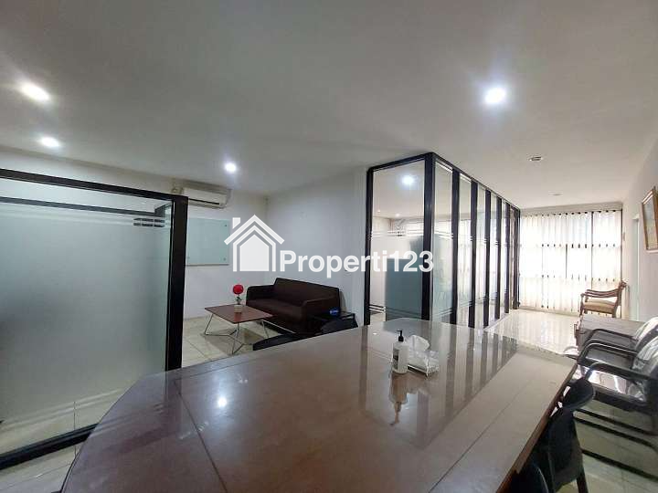 Gudang/Workshop dan Kantor Super Strategis Jati Asih Kota Bekasi - 12