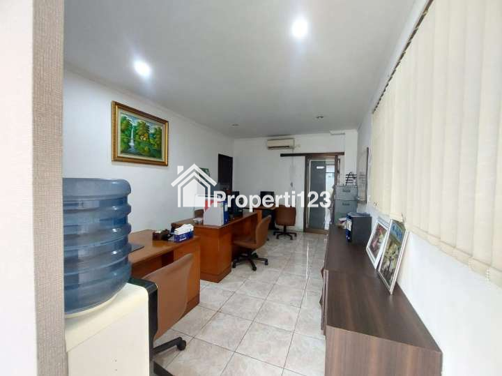 Gudang/Workshop dan Kantor Super Strategis Jati Asih Kota Bekasi - 9