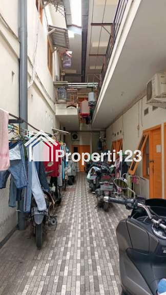 Dijual Kost 18 Kamar + Ruko Lokasi Strategis di Undaan Surabaya - 5
