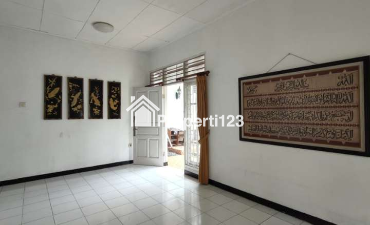 Rumah Hoek Hadap Taman Komplek Jatiwaringin Asri Pondok Gede Bekasi - 3