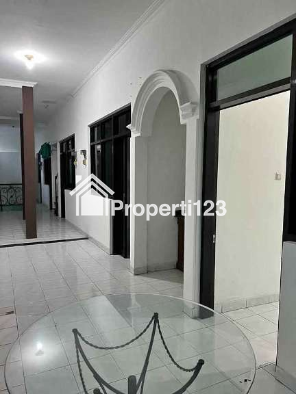 Ruko 2 Lantai 0 Jalan Raya Strategis di Tengah Kota Lokasi Jalan Bronggalan Surabaya - 4