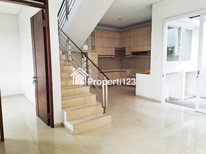 Rumah Siap Huni di Buah Batu, Bandung – 4KT, 3KM, Garasi Luas, dengan Harga Spesial - 6