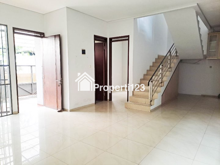 Rumah Siap Huni di Buah Batu, Bandung – 4KT, 3KM, Garasi Luas, dengan Harga Spesial - 3