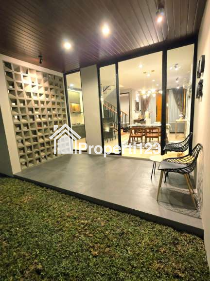 Rumah Mewah Full Furnished Dekat Stadion Maguwoharjo Yogyakarta - 4